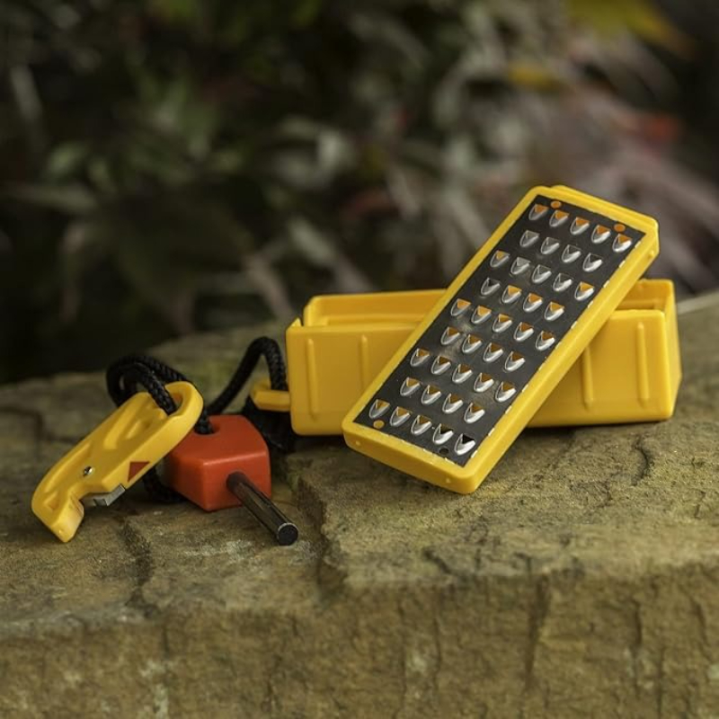 Lightweight Tinder Maker with  - Ferro Rod Striker recension och pris
